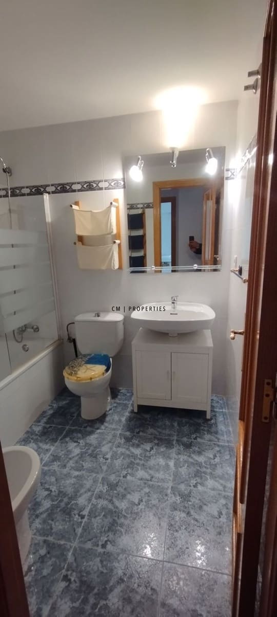 2 sovrum Lägenhet att hyra i Valencia stad med garage - 1 300 € (Ref: 9671090)