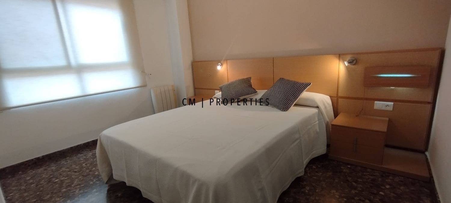 2 sovrum Lägenhet att hyra i Valencia stad med garage - 1 300 € (Ref: 9671090)