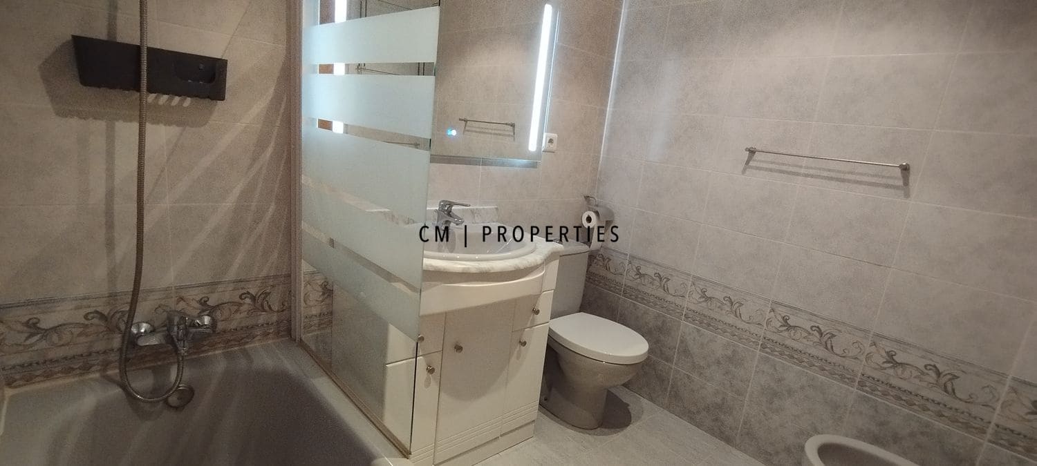 2 sovrum Lägenhet att hyra i Valencia stad med garage - 1 300 € (Ref: 9671090)