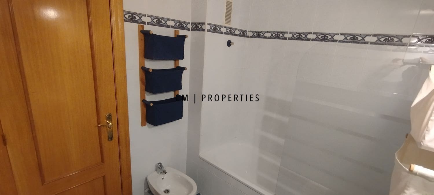 2 sovrum Lägenhet att hyra i Valencia stad med garage - 1 300 € (Ref: 9671090)