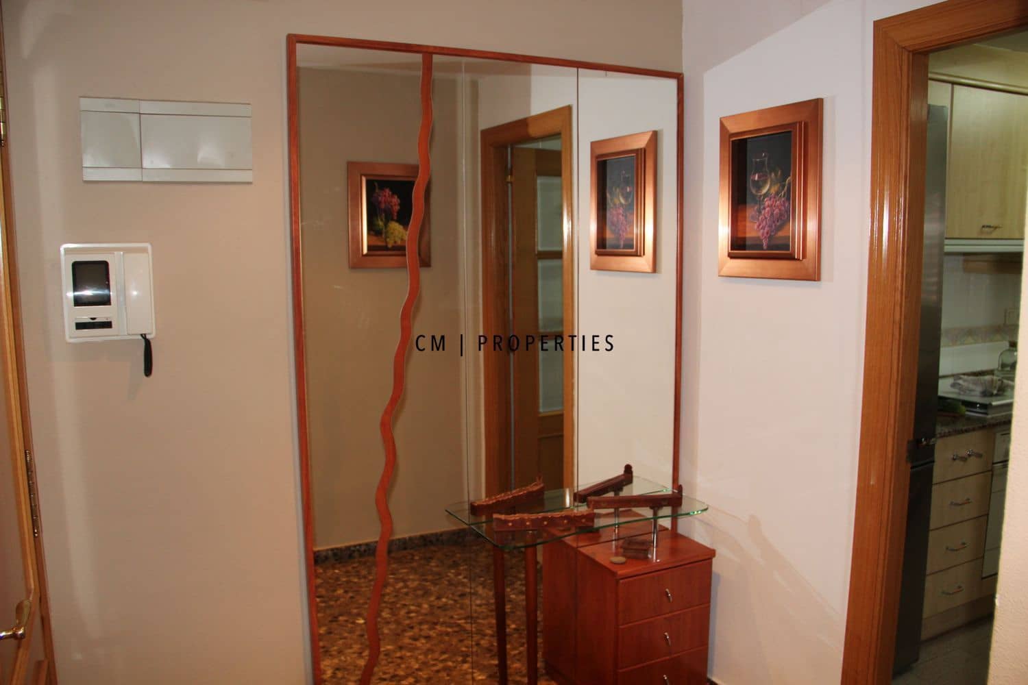 2 sovrum Lägenhet att hyra i Valencia stad med garage - 1 300 € (Ref: 9671090)