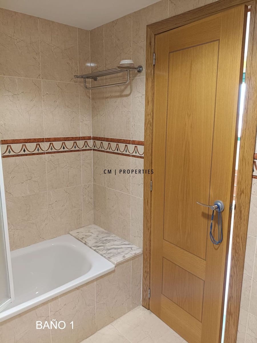 3 quarto Apartamento para arrendar em Mislata com garagem - 1 400 € (Ref: 9671091)