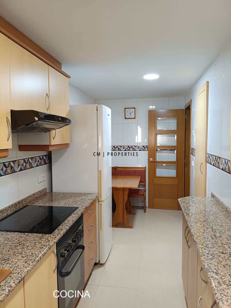 3 quarto Apartamento para arrendar em Mislata com garagem - 1 400 € (Ref: 9671091)