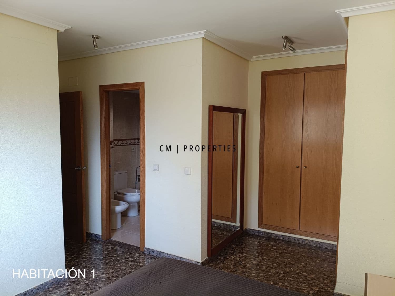 3 quarto Apartamento para arrendar em Mislata com garagem - 1 400 € (Ref: 9671091)