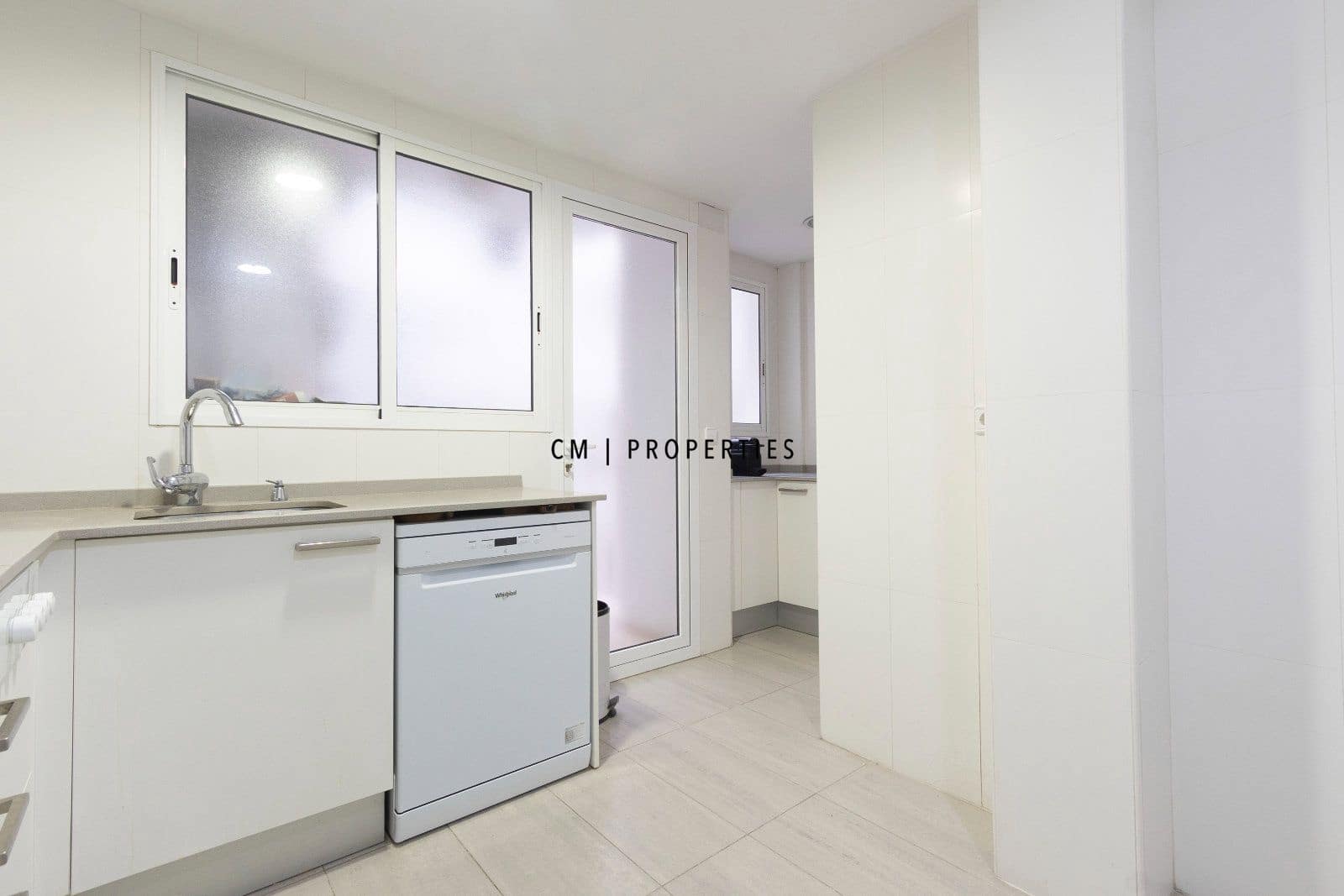 3 bedroom Flat for sale in Valencia city - € 860,000 (Ref: 9671092)