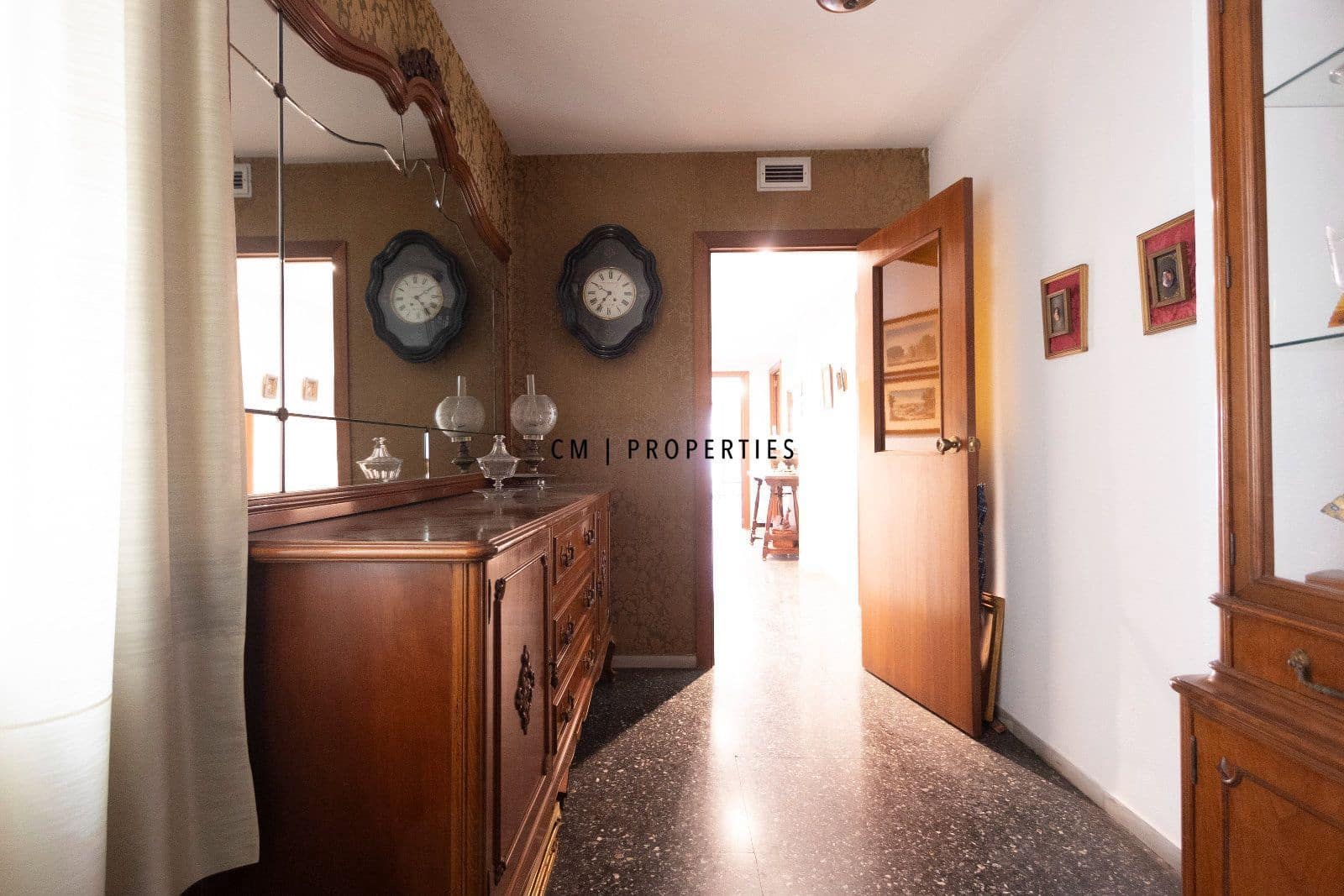 3 bedroom Flat for sale in Valencia city - € 860,000 (Ref: 9671092)