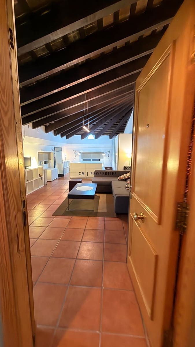 Attico da affittare in Valencia citta - 1.100 € (Rif: 9671254)