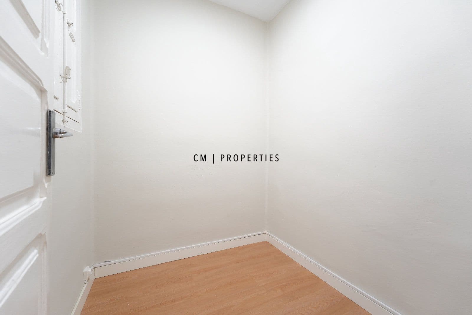 3 bedroom Flat for rent in Valencia city - € 1,900 (Ref: 9672711)