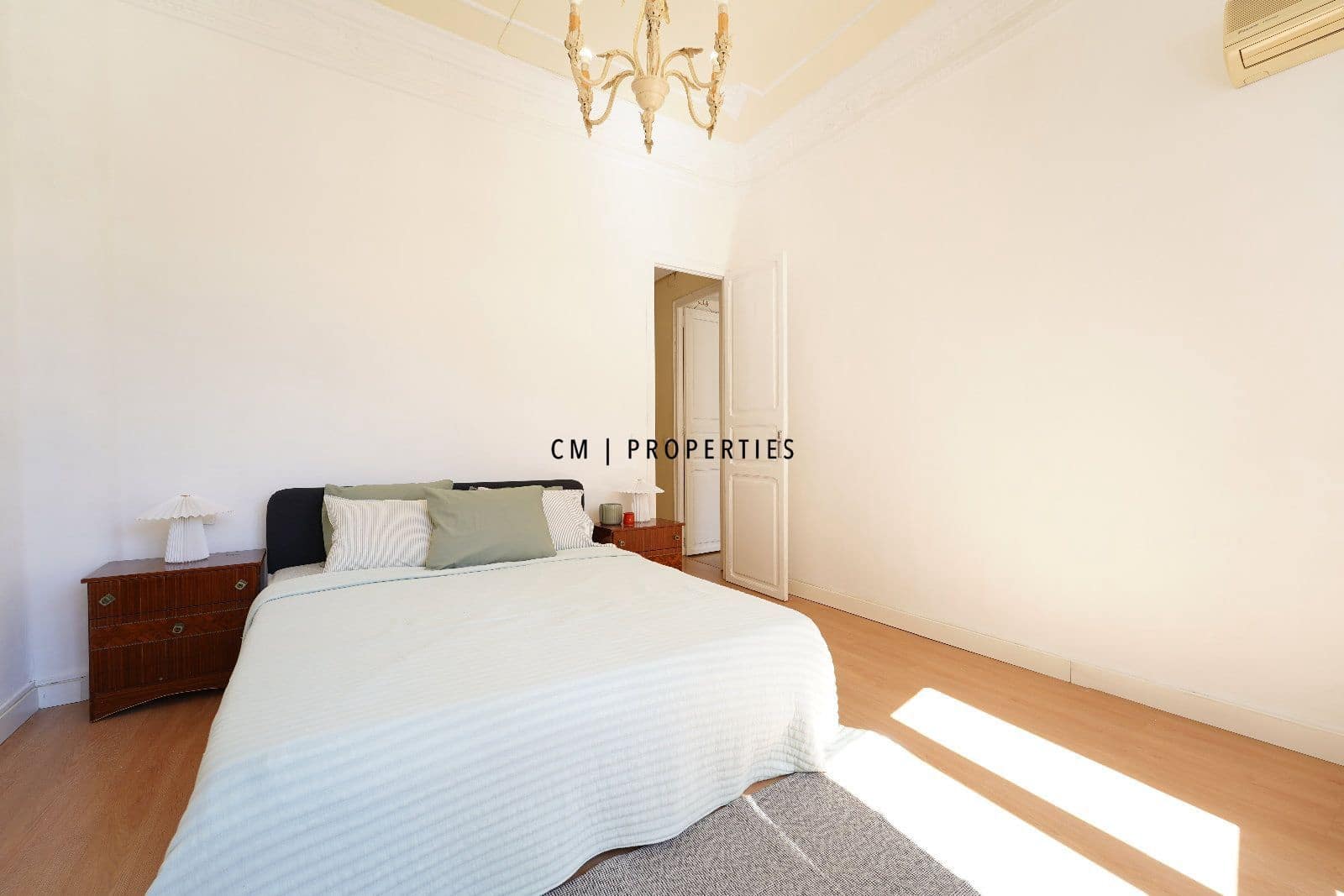 3 bedroom Flat for rent in Valencia city - € 1,900 (Ref: 9672711)