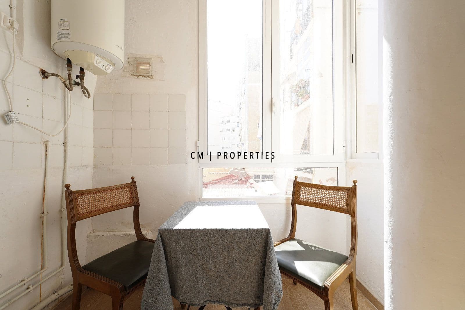 3 bedroom Flat for rent in Valencia city - € 1,900 (Ref: 9672711)