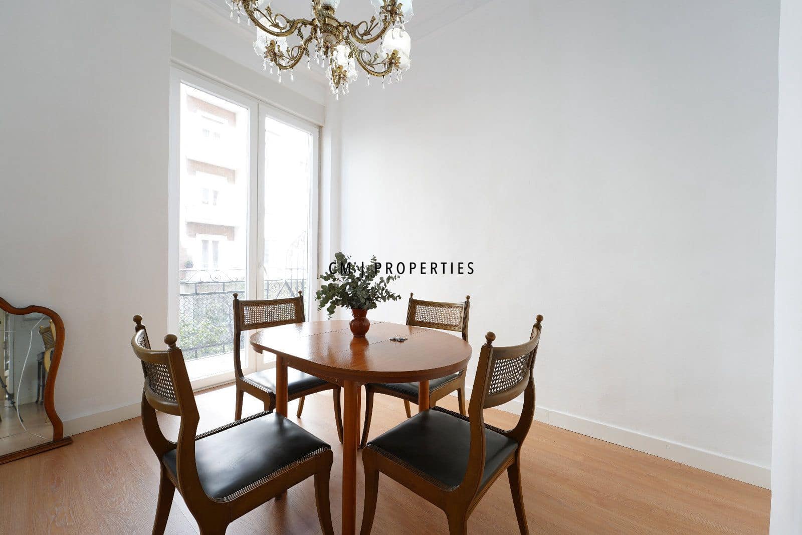 3 bedroom Flat for rent in Valencia city - € 1,900 (Ref: 9672711)
