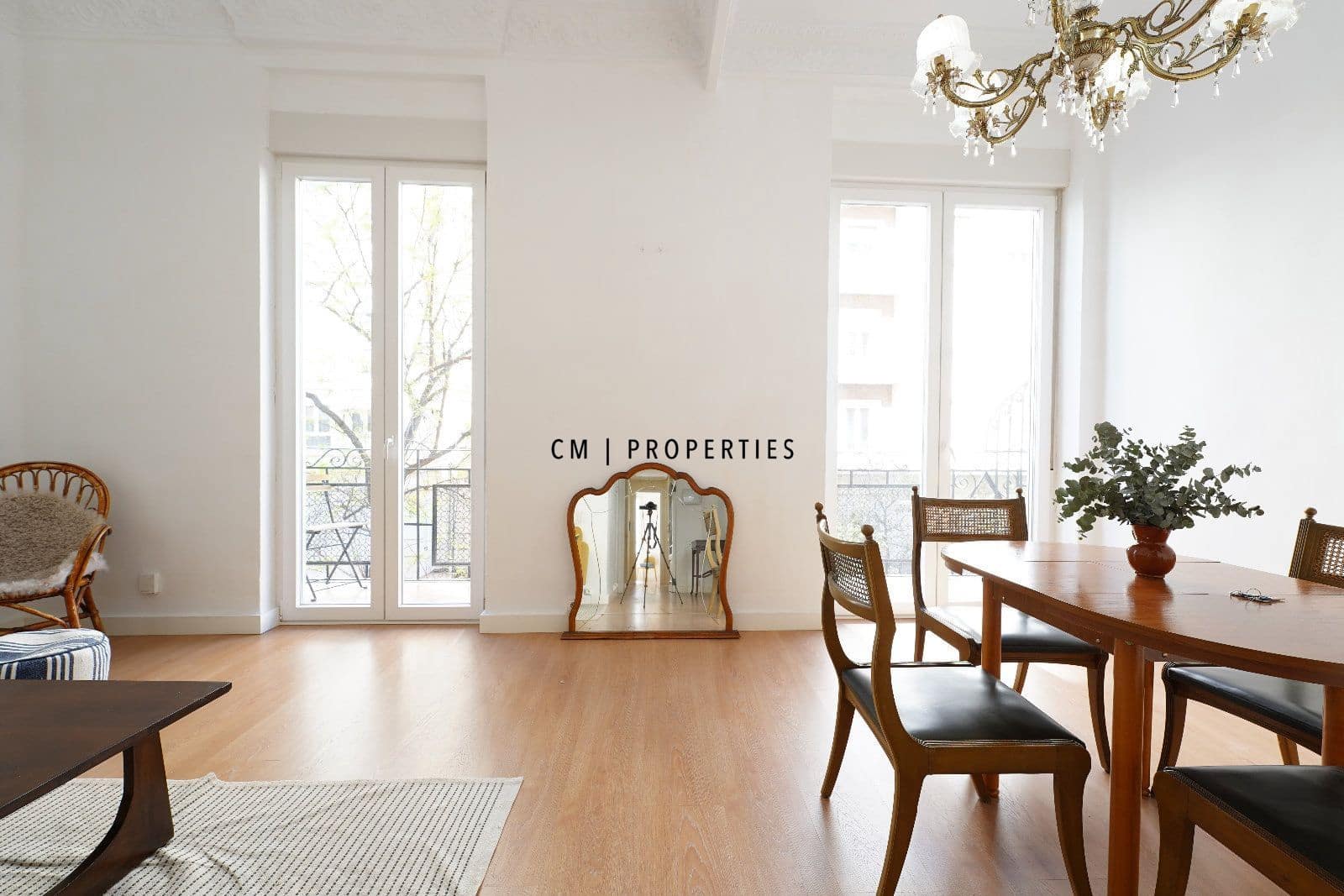 3 bedroom Flat for rent in Valencia city - € 1,900 (Ref: 9672711)