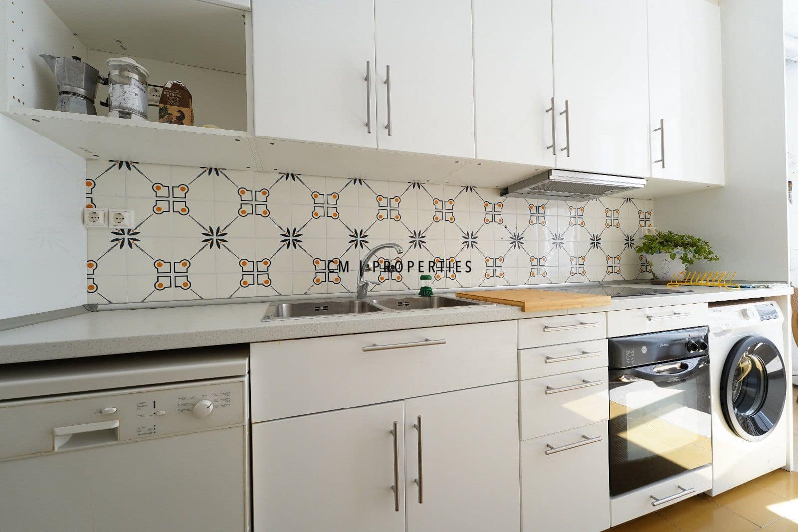 3 bedroom Flat for rent in Valencia city - € 1,900 (Ref: 9672711)