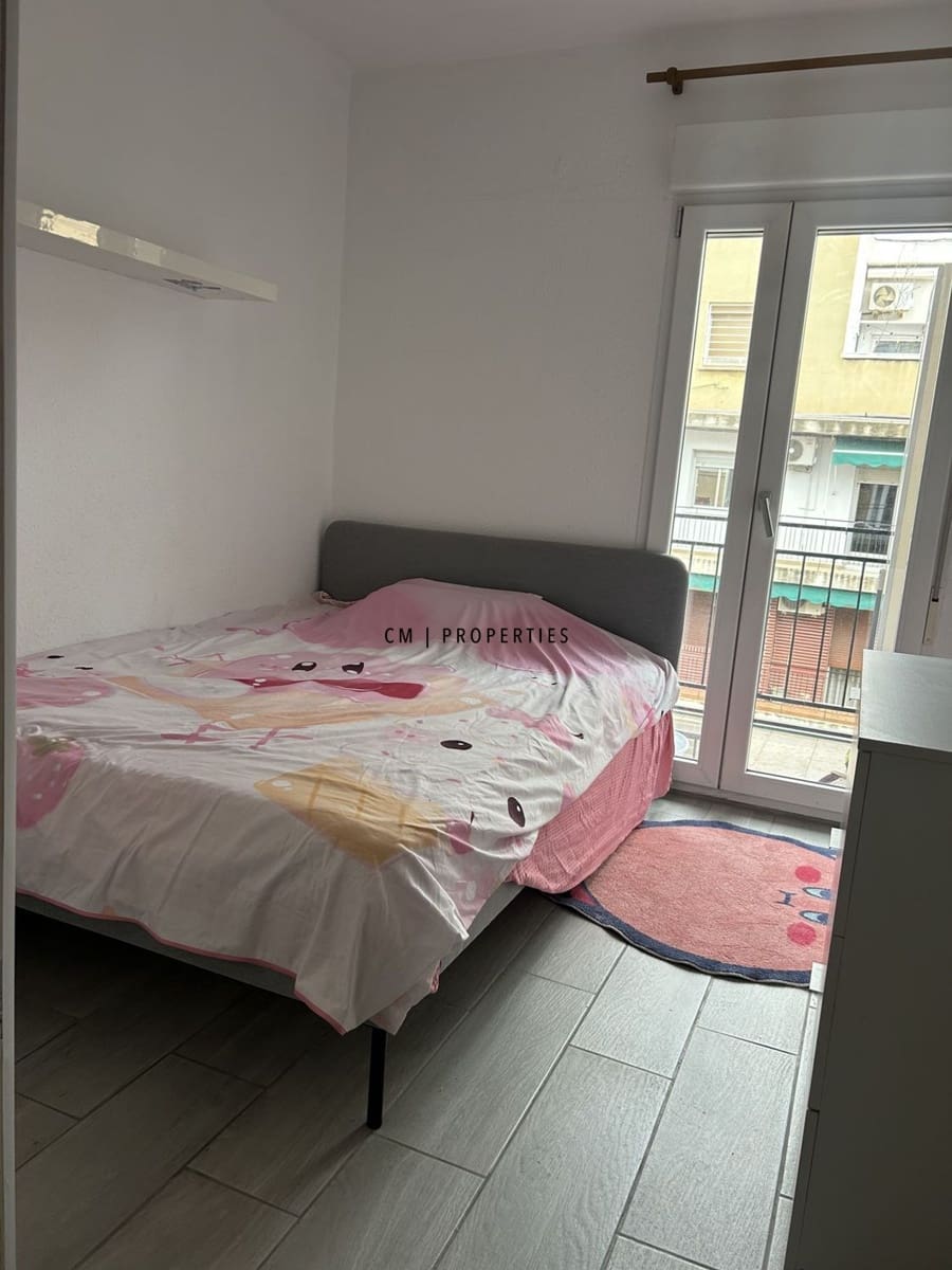 3 bedroom Flat for rent in Valencia city - € 1,300 (Ref: 9673657)