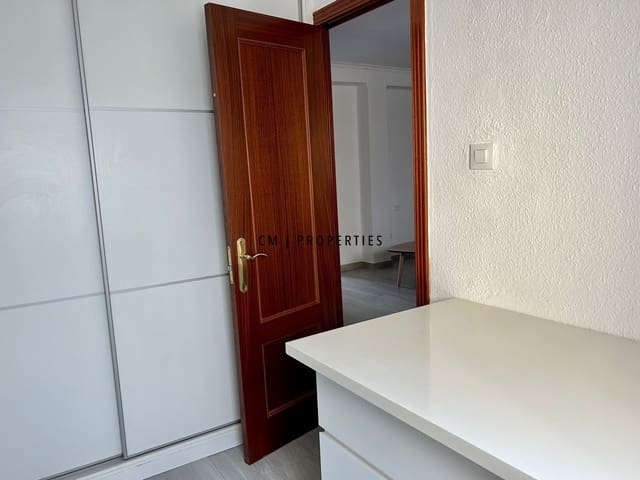 3 makuuhuone Asunto vuokrattavana paikassa Valencia kaupunki - 1 300 € (Ref: 9673657)