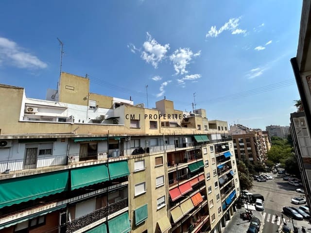 3 makuuhuone Asunto vuokrattavana paikassa Valencia kaupunki - 1 300 € (Ref: 9673657)