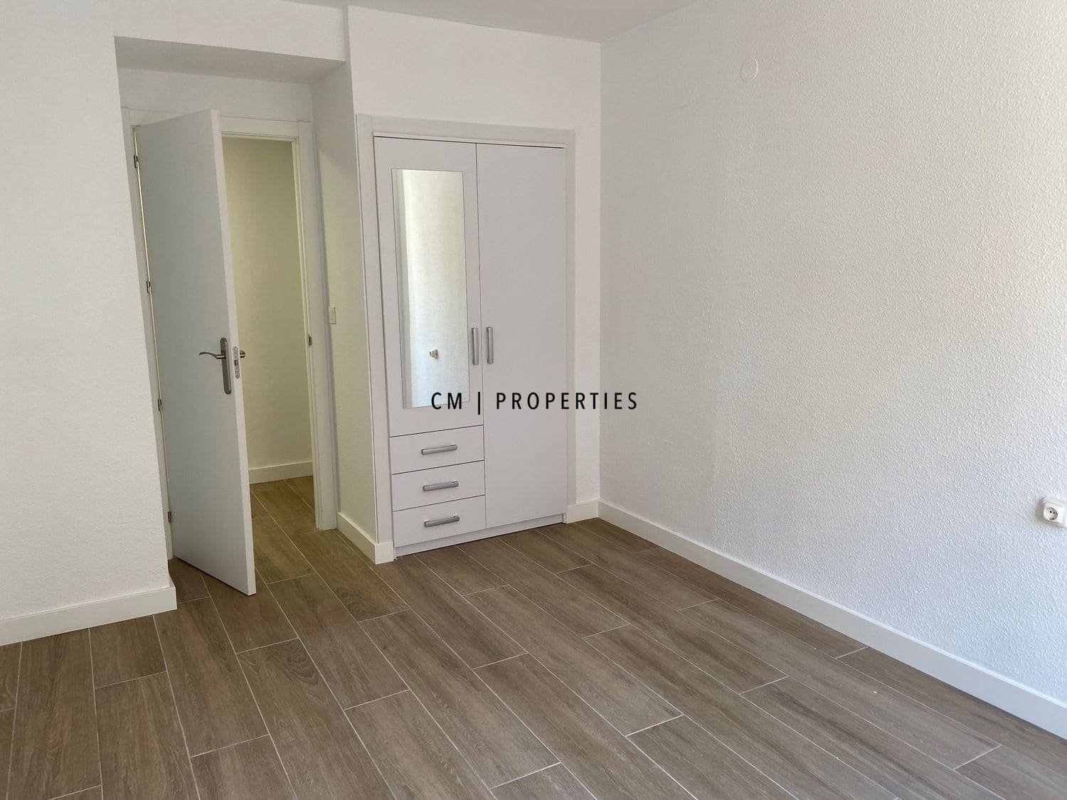 Piso de 4 habitaciones en Godella en alquiler - 1.500 € (Ref: 9675096)