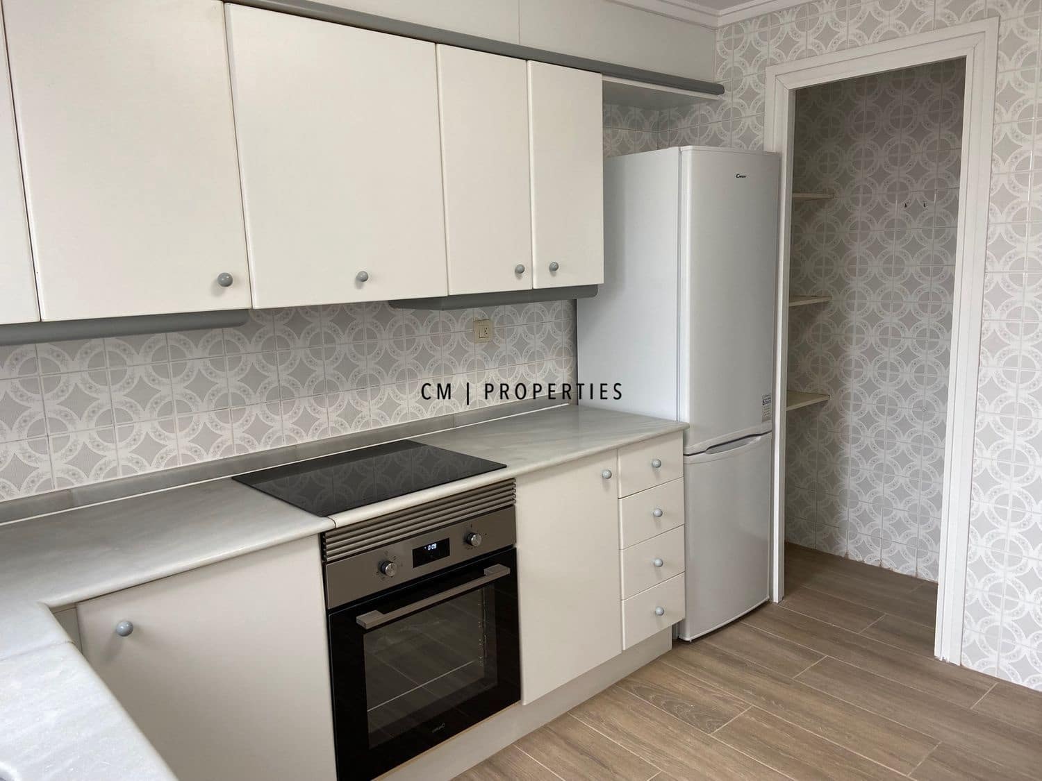 Piso de 4 habitaciones en Godella en alquiler - 1.500 € (Ref: 9675096)