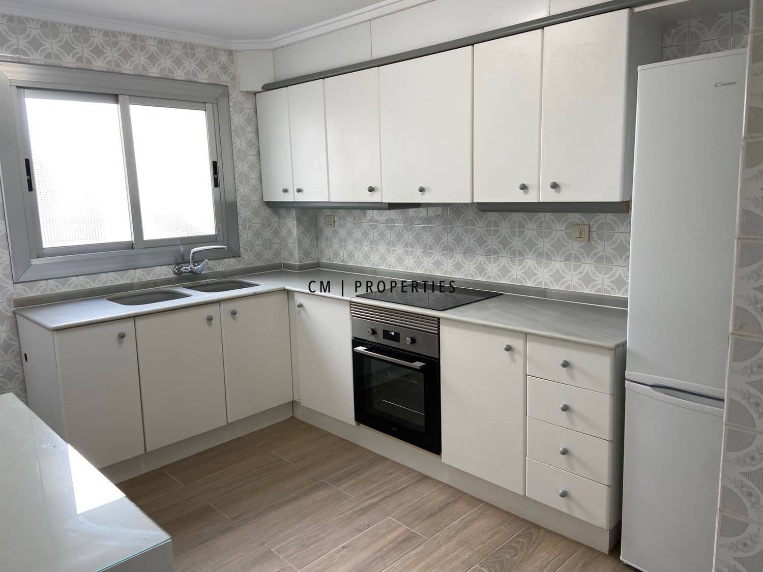 Piso de 4 habitaciones en Godella en alquiler - 1.500 € (Ref: 9675096)