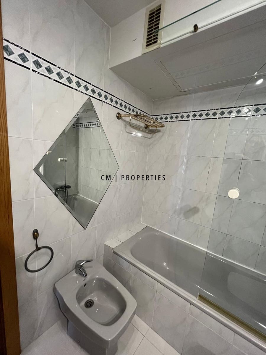 Piso de 2 habitaciones en València ciudad en alquiler - 1.390 € (Ref: 9675973)