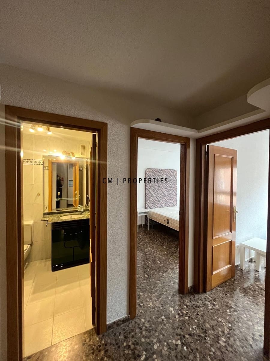 Piso de 2 habitaciones en València ciudad en alquiler - 1.390 € (Ref: 9675973)