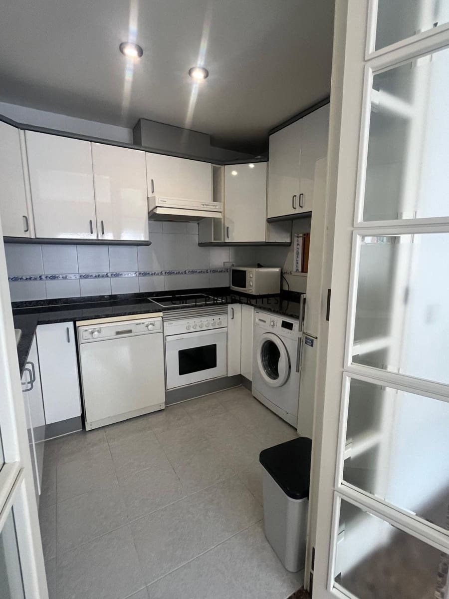 Piso de 2 habitaciones en València ciudad en alquiler - 1.390 € (Ref: 9675973)