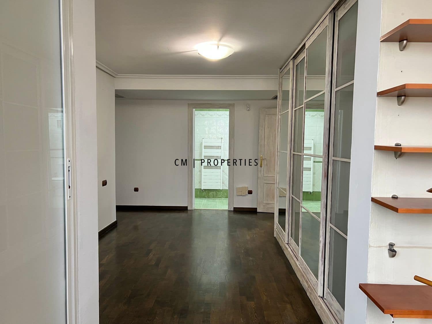 4 bedroom Flat for rent in Valencia city with garage - € 2,000 (Ref: 9685236)