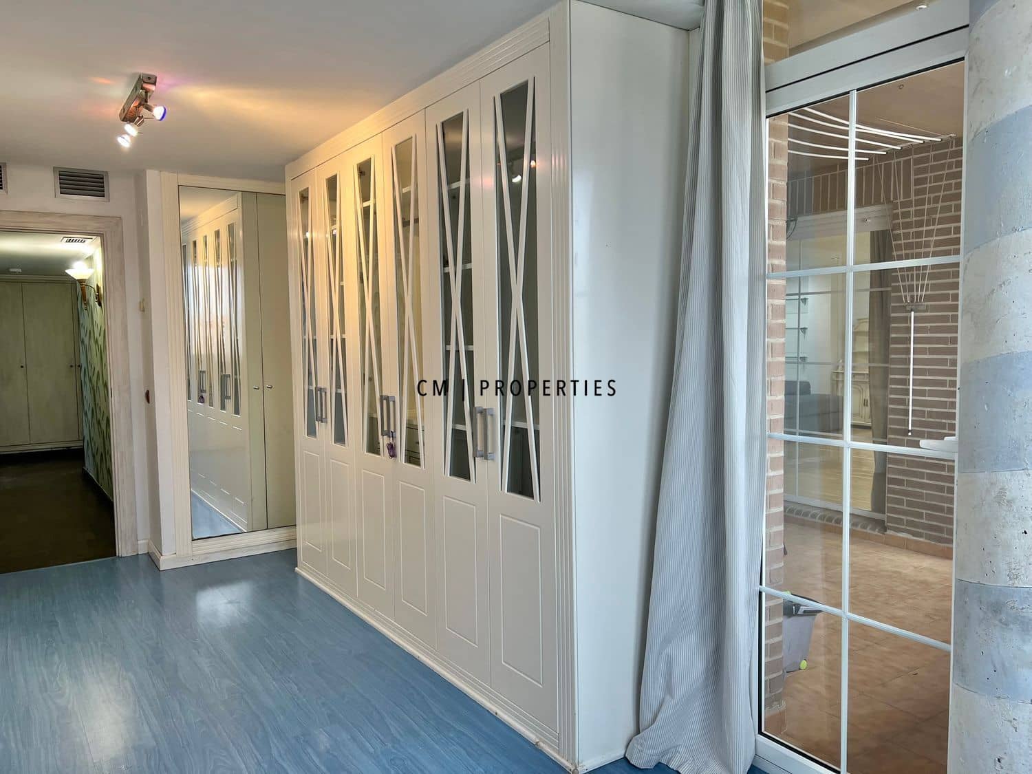 4 bedroom Flat for rent in Valencia city with garage - € 2,000 (Ref: 9685236)