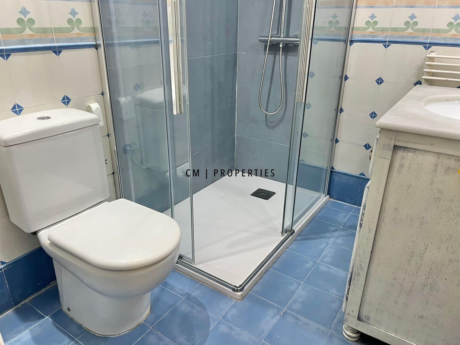 4 bedroom Flat for rent in Valencia city with garage - € 2,000 (Ref: 9685236)