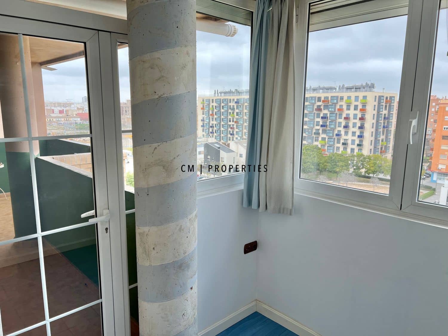 4 bedroom Flat for rent in Valencia city with garage - € 2,000 (Ref: 9685236)