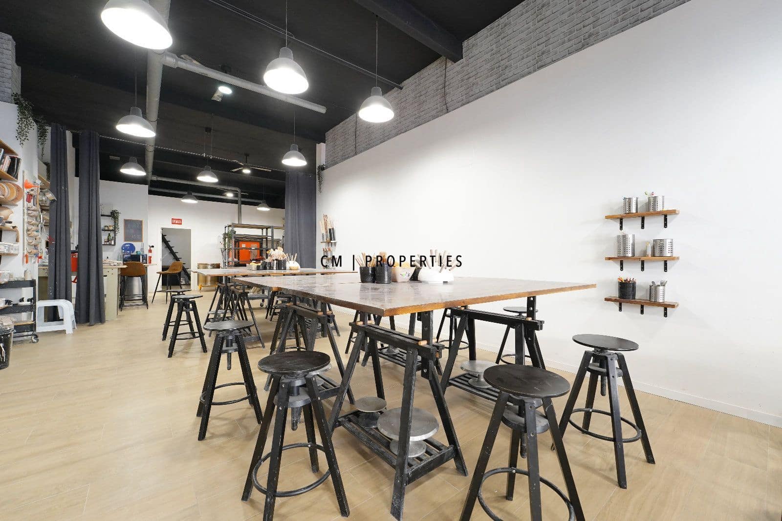 Erhverv til salg i Valencia by - € 350.000 (Ref: 9688472)