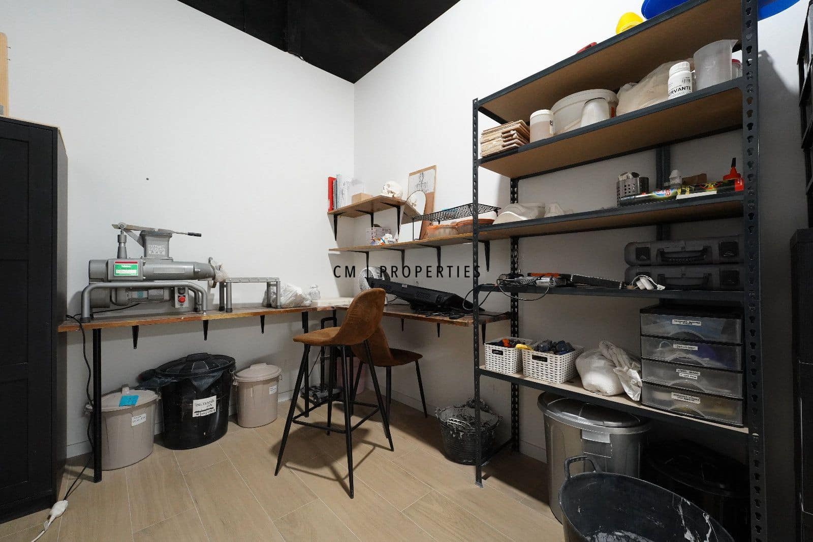 Erhverv til salg i Valencia by - € 350.000 (Ref: 9688472)