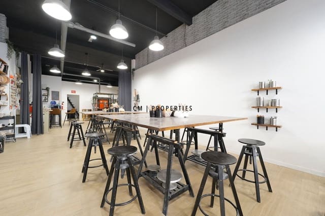 Erhverv til salg i L'Eixample, Valencia by - € 350.000 (Ref: 9688472)
