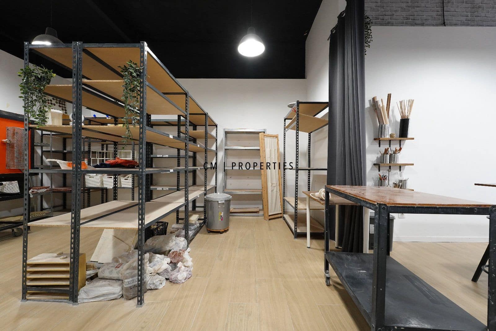 Erhverv til salg i Valencia by - € 350.000 (Ref: 9688472)