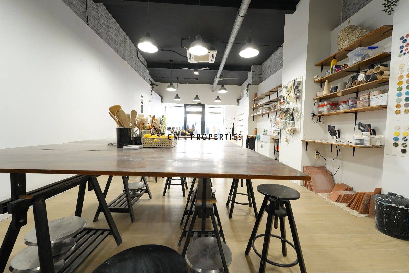 Erhverv til salg i Valencia by - € 350.000 (Ref: 9688472)