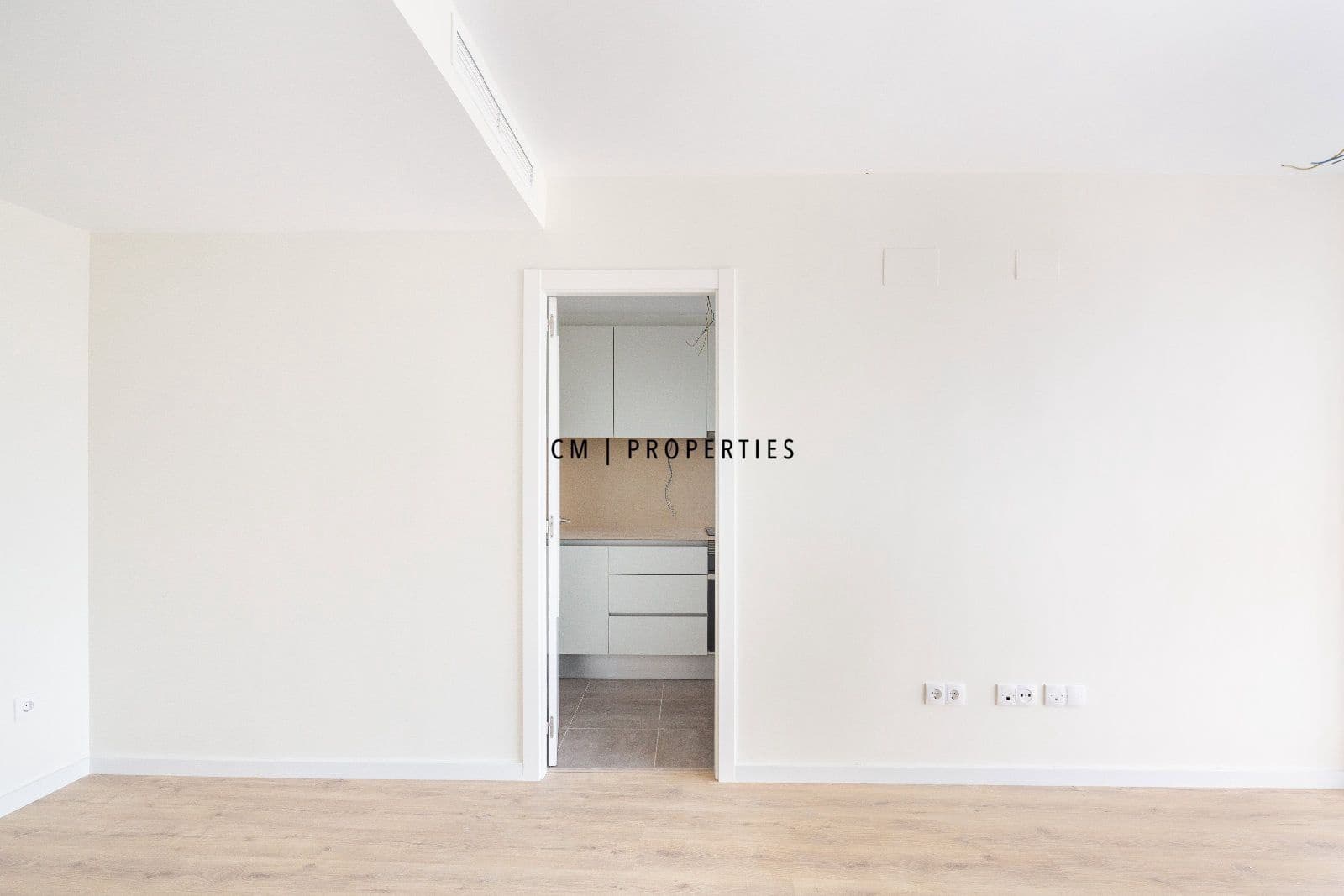 3 bedroom Flat for rent in Valencia city - € 1,500 (Ref: 9688473)