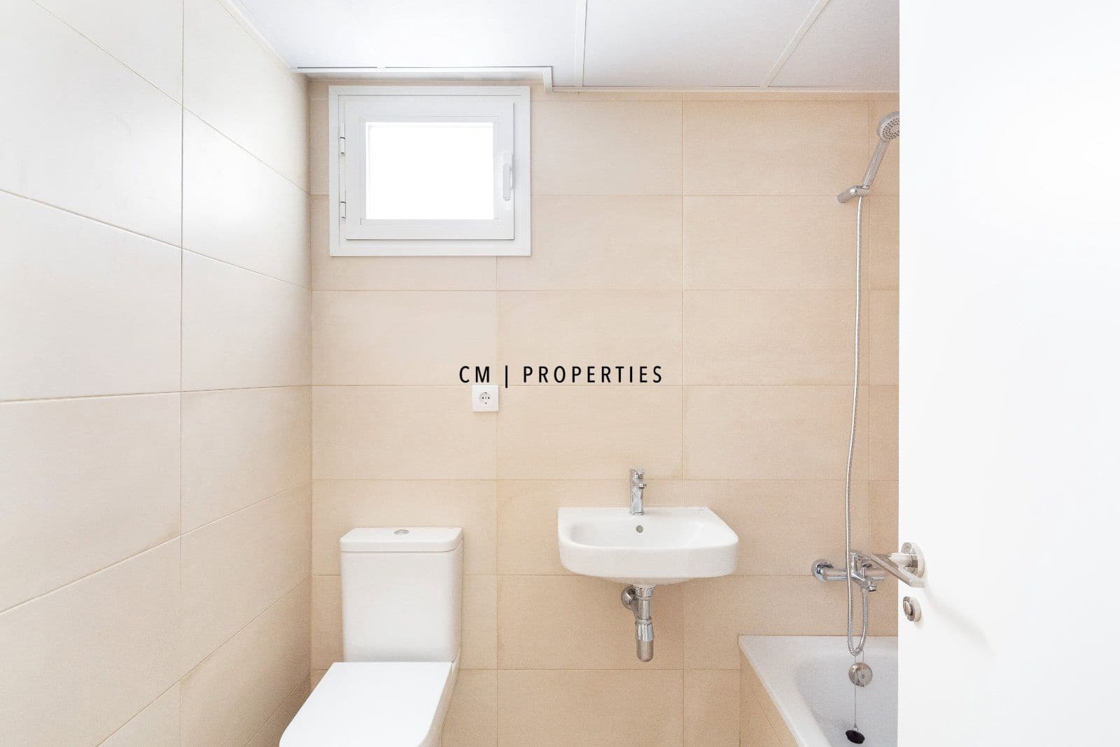 3 bedroom Flat for rent in Valencia city - € 1,500 (Ref: 9688473)