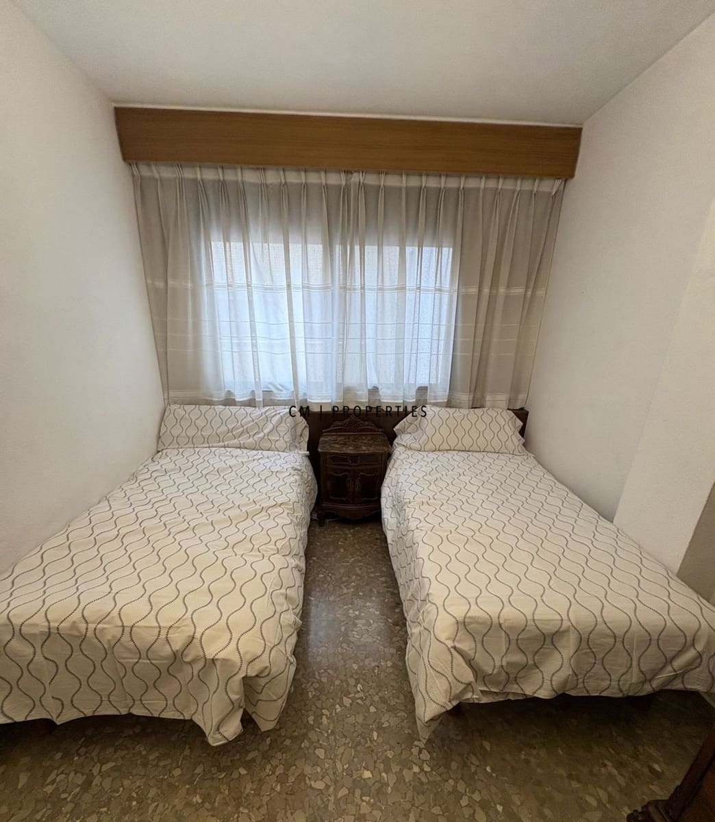 3 bedroom Flat for rent in Valencia city - € 1,500 (Ref: 9691639)