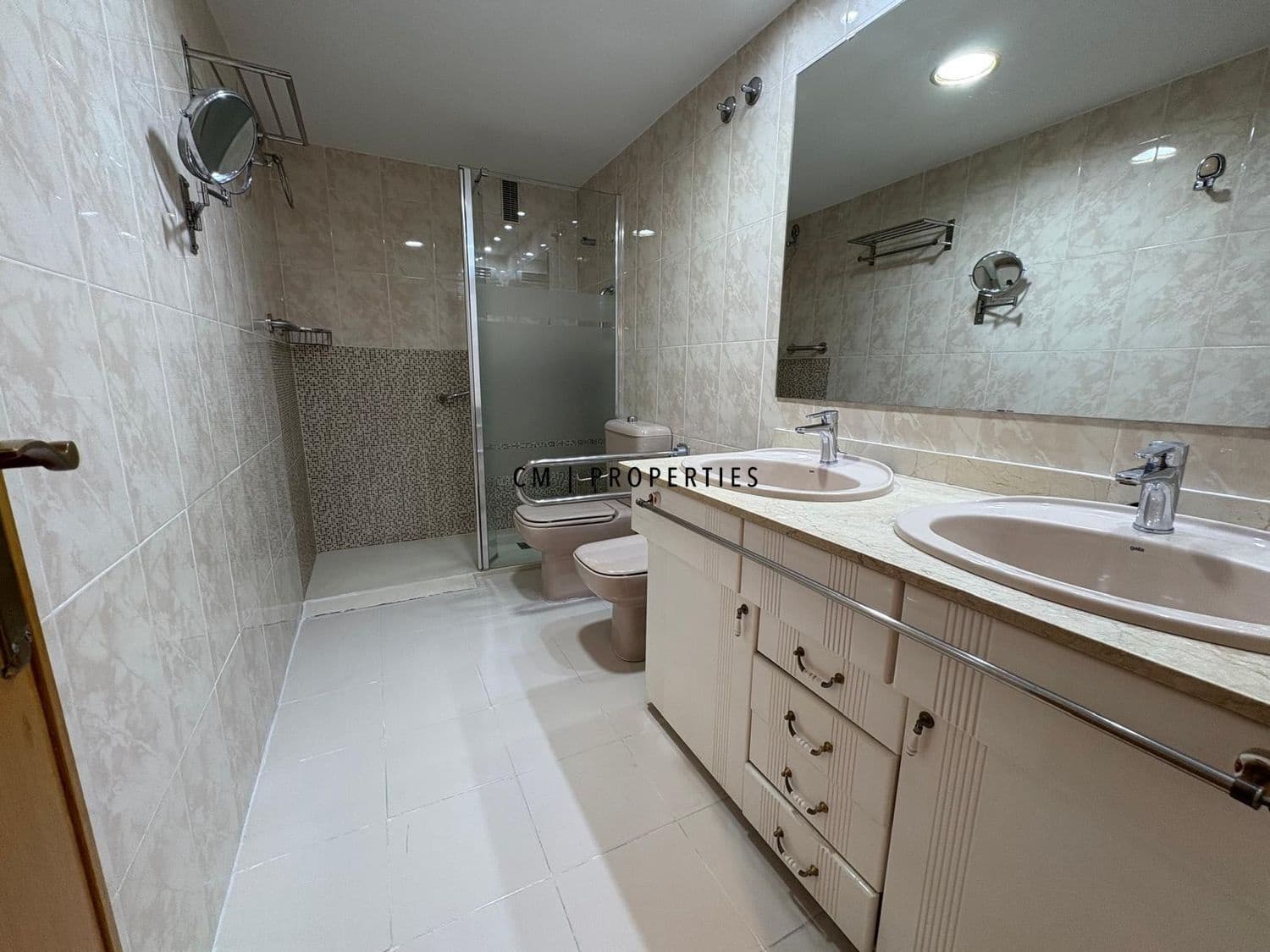 3 bedroom Flat for rent in Valencia city - € 1,500 (Ref: 9691639)