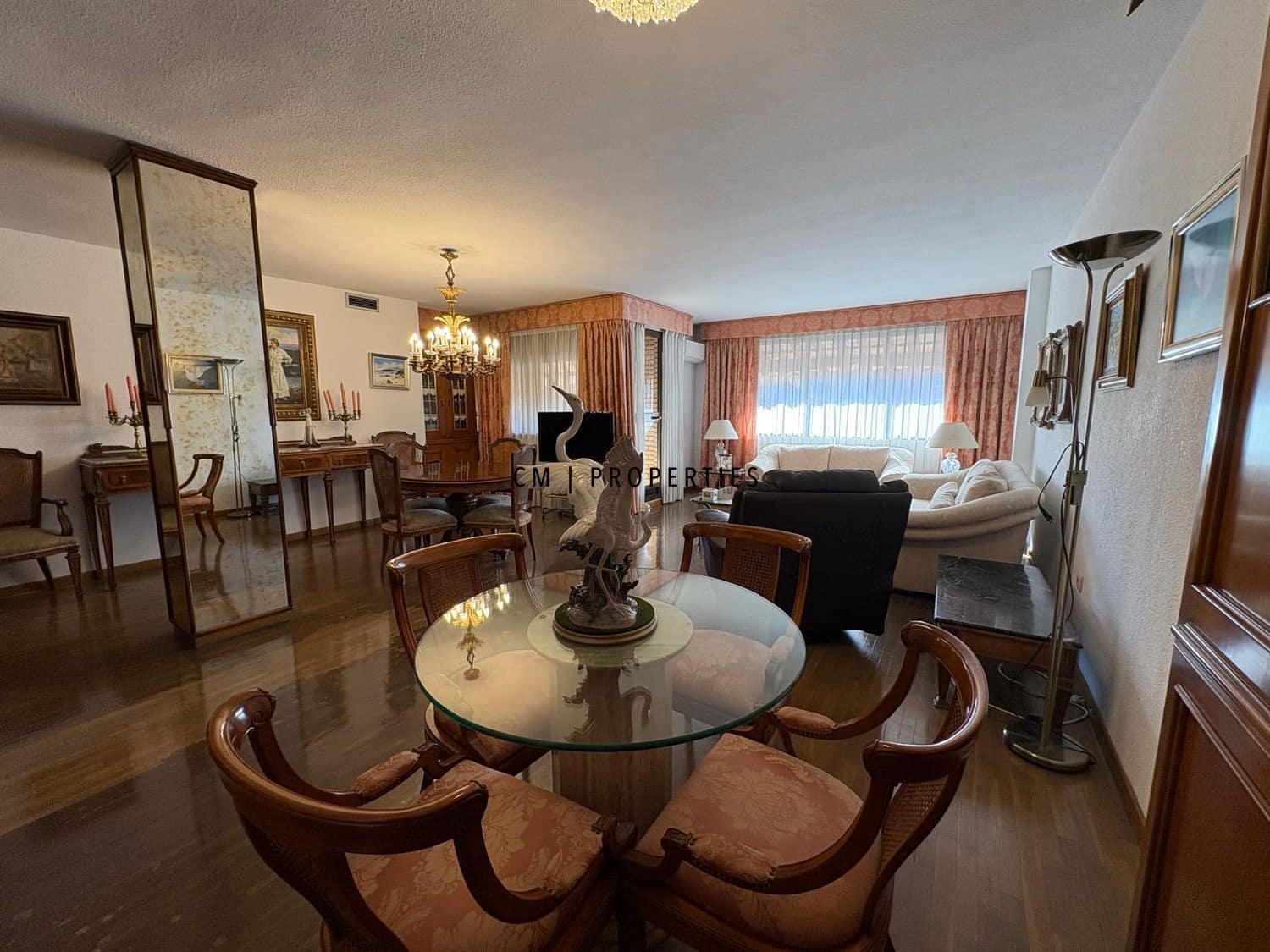 3 bedroom Flat for rent in Valencia city - € 1,500 (Ref: 9691639)