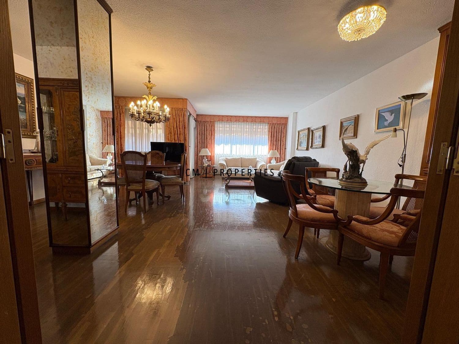 3 bedroom Flat for rent in Valencia city - € 1,500 (Ref: 9691639)