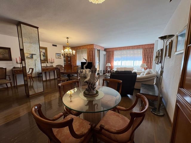 Piso de 3 habitaciones en València ciudad en alquiler - 1.500 € (Ref: 9691639)