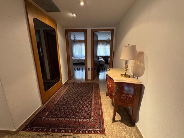 Piso de 3 habitaciones en València ciudad en alquiler - 1.500 € (Ref: 9691639)