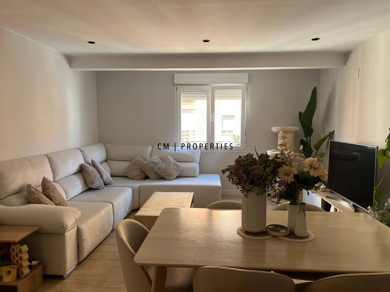 2 bedroom Flat for rent in Valencia city - € 1,400 (Ref: 9694219)