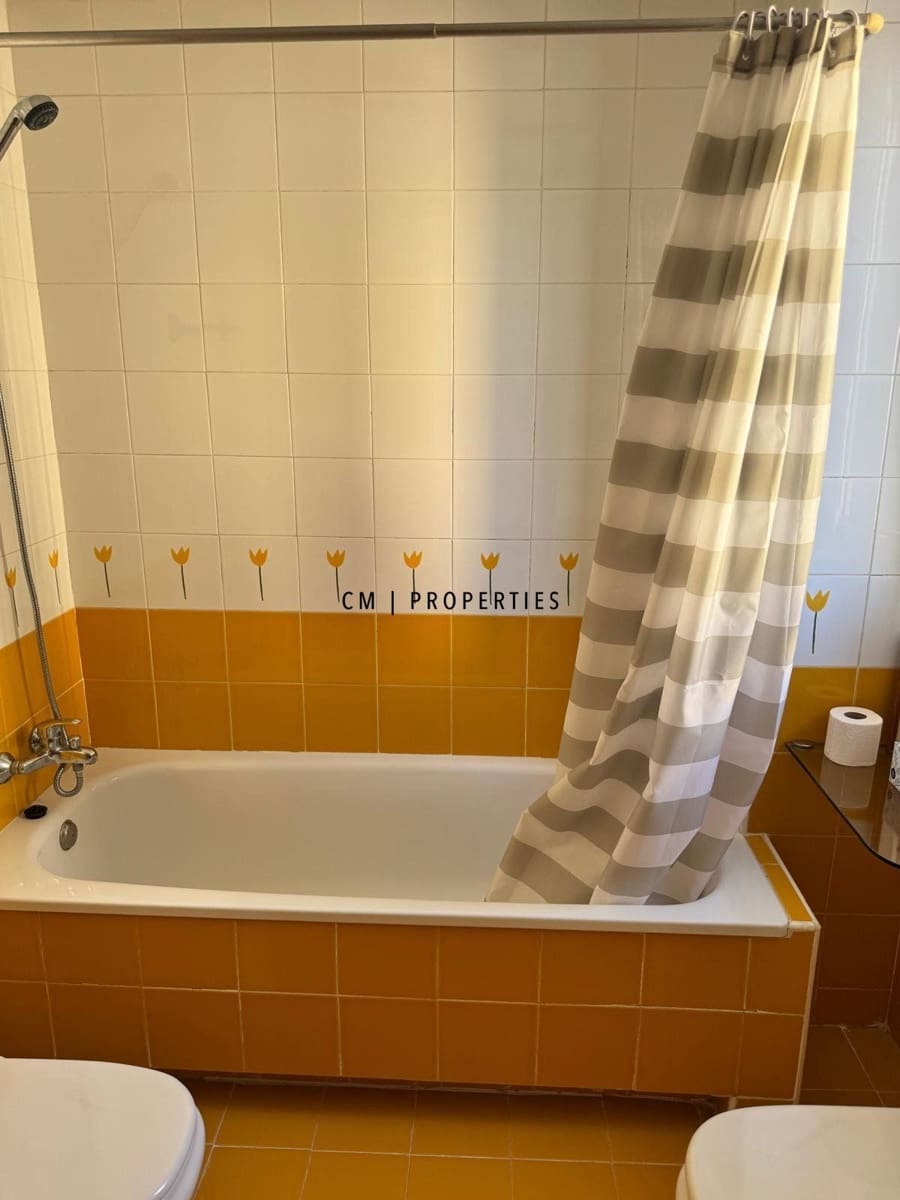 3 sovrum Hus att hyra i Rocafort med garage - 1 800 € (Ref: 9697839)