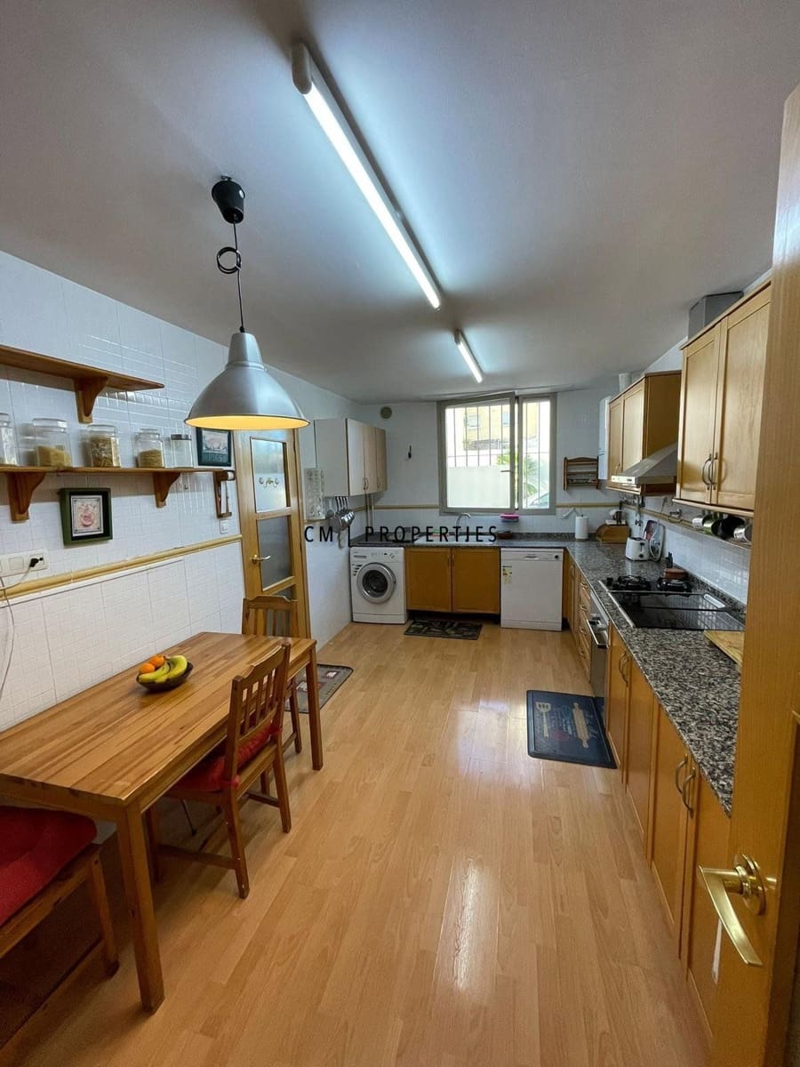 3 sovrum Hus att hyra i Rocafort med garage - 1 800 € (Ref: 9697839)