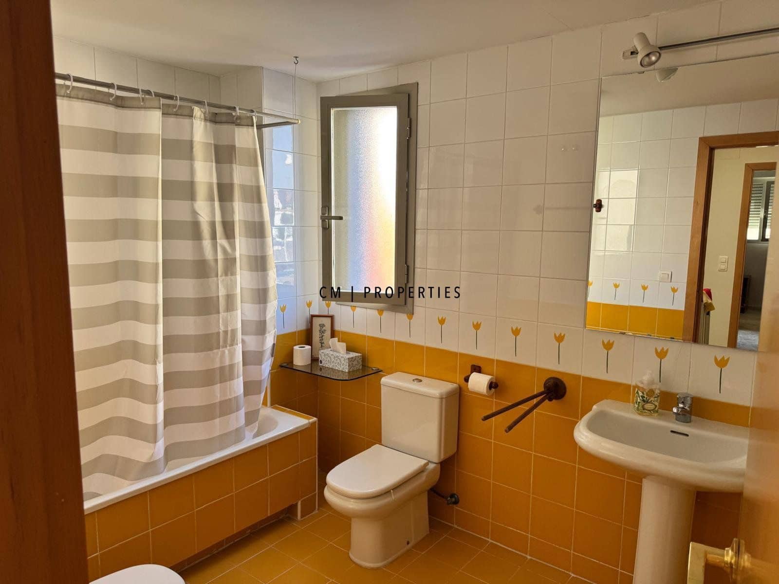 3 sovrum Hus att hyra i Rocafort med garage - 1 800 € (Ref: 9697839)