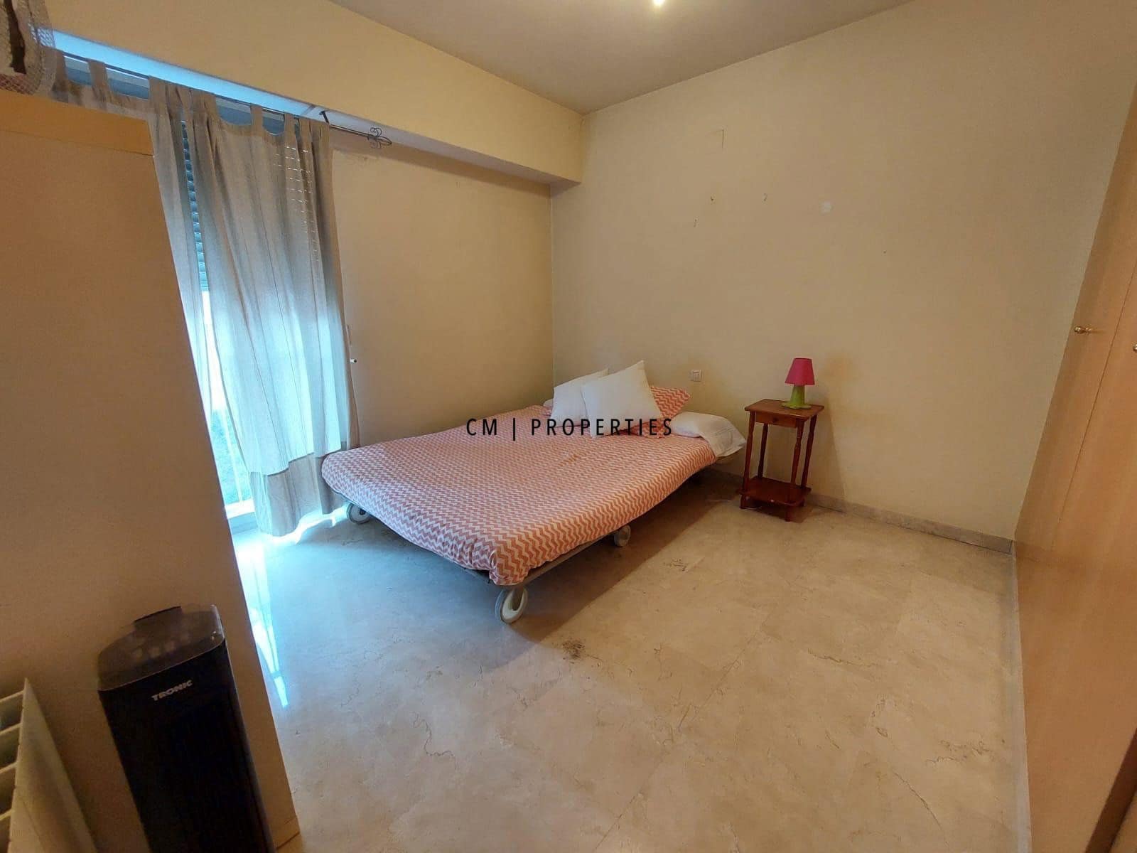 3 sovrum Hus att hyra i Rocafort med garage - 1 800 € (Ref: 9697839)