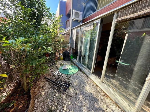 3 makuuhuone Omakotitalo vuokrattavana paikassa Rocafort mukana 
autotalli - 1 800 € (Ref: 9697839)