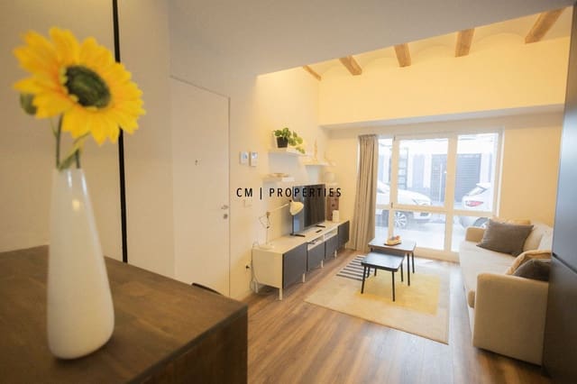 1 bedroom Flat for rent in Extramurs, Valencia city - € 1,200 (Ref: 9699245)